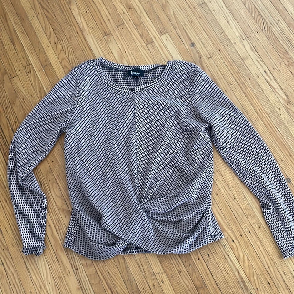 Cute patterned cropped shirt
